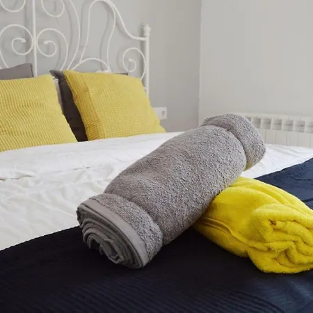 Apartament Yellow Holidays *